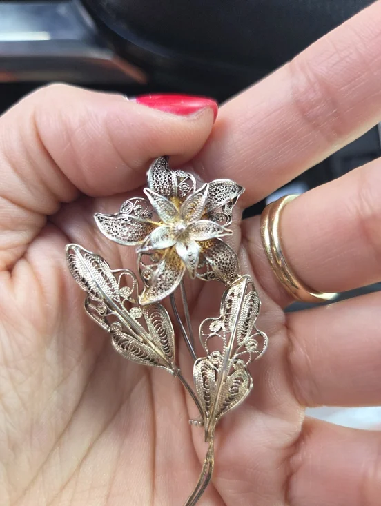 Vintage Floral Filigree Brooch — Authentic Sterling Silver - Marked 800 - Picture 4 of 6